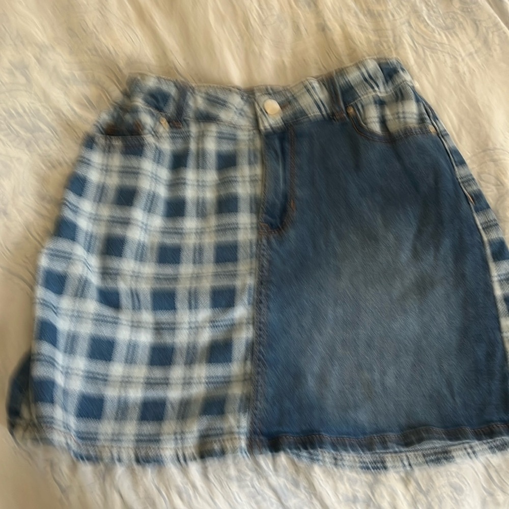 Girls size 10-12 Wonder Nation brand Jean skirt.